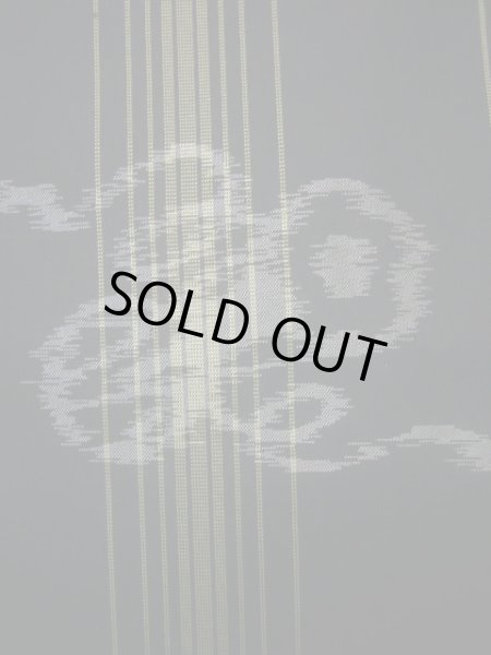 画像6: J1023F Mint  大島紬 女性用着物 縦横絣 シルク(正絹)   黒, 花 【中古】 【USED】 【リサイクル】 ★★★★★ (6)