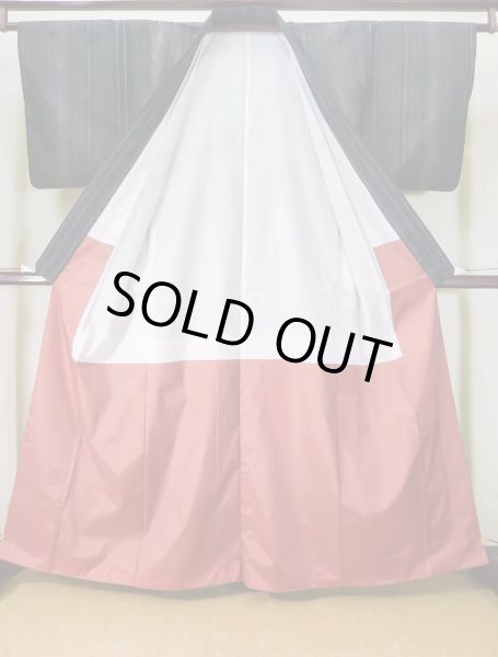 画像2: J1023H  大島紬 女性用着物 縦横絣 シルク（正絹）   オリーブ, 縞 【中古】 【USED】 【リサイクル】 ★★★★☆ (2)