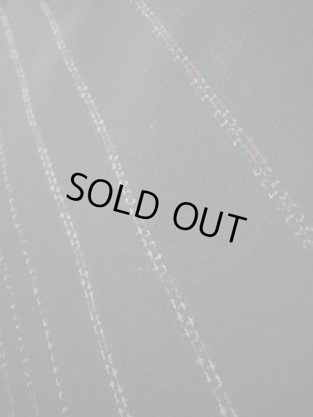 画像10: J1023H  大島紬 女性用着物 縦横絣 シルク（正絹）   オリーブ, 縞 【中古】 【USED】 【リサイクル】 ★★★★☆ (10)