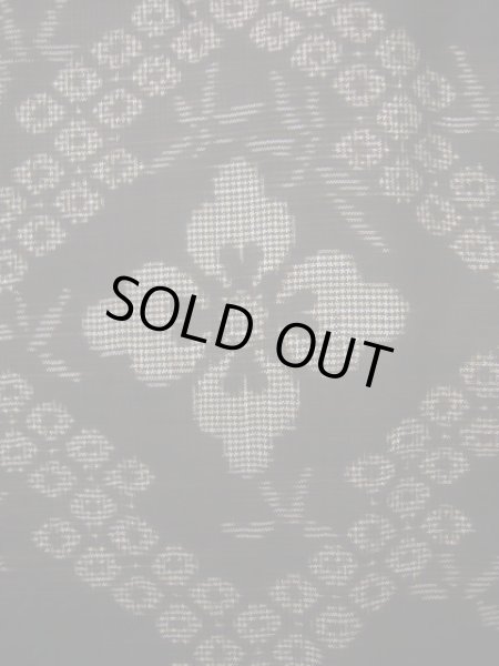 画像5: J1023M  大島紬 女性用着物  シルク(正絹) 赤みのある  黒, 笹 【中古】 【USED】 【リサイクル】 ★★★☆☆ (5)