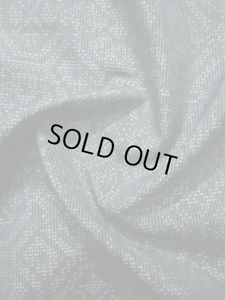 画像10: J1023S  大島紬 女性用着物 縦横絣 シルク(正絹) ヘザー(杢)  グリーン(緑), 幾何学模様 【中古】 【USED】 【リサイクル】 ★☆☆☆☆ (10)