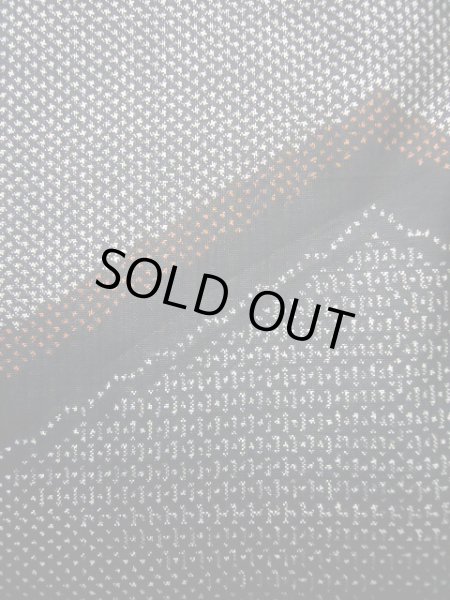 画像7: J1023Y  大島紬 女性用着物 縦横絣 シルク(正絹) ヘザー(杢)  黒, 幾何学模様 【中古】 【USED】 【リサイクル】 ★★★☆☆ (7)