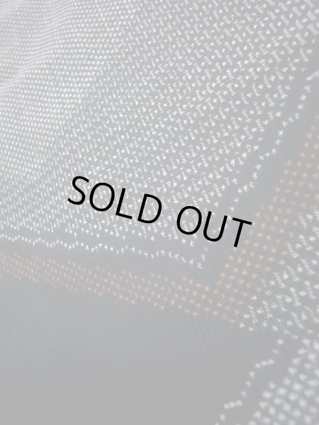 画像8: J1023Y  大島紬 女性用着物 縦横絣 シルク(正絹) ヘザー(杢)  黒, 幾何学模様 【中古】 【USED】 【リサイクル】 ★★★☆☆ (8)