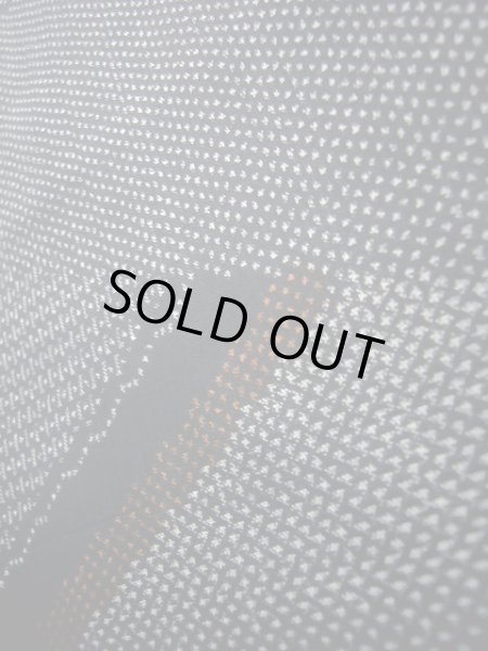 画像10: J1023Y  大島紬 女性用着物 縦横絣 シルク(正絹) ヘザー(杢)  黒, 幾何学模様 【中古】 【USED】 【リサイクル】 ★★★☆☆ (10)