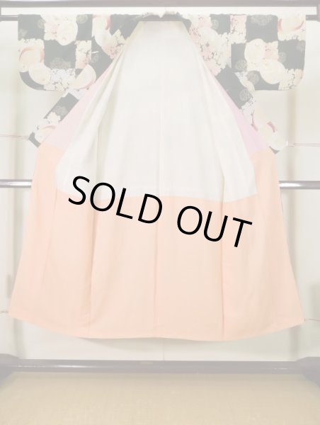 画像2: J1104I  子供用 女性用着物  シルク（正絹）   黒, 花 【中古】 【USED】 【リサイクル】 ★☆☆☆☆ (2)