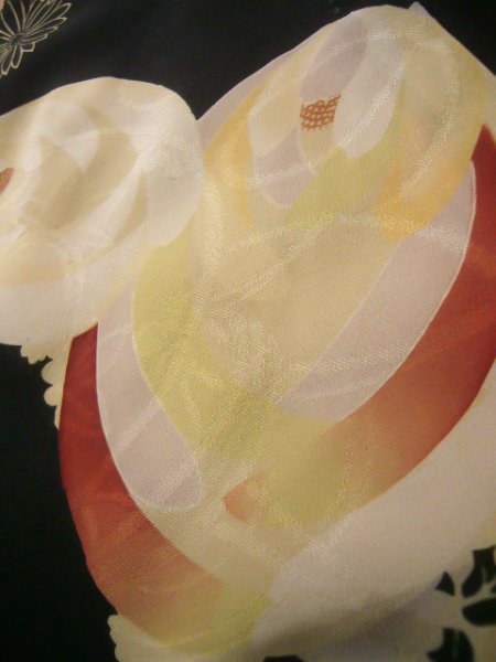 画像12: J1104I  子供用 女性用着物  シルク(正絹)   黒, 花 【中古】 【USED】 【リサイクル】 ★☆☆☆☆ (12)