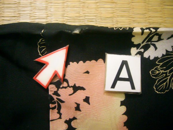 画像16: J1104I  子供用 女性用着物  シルク(正絹)   黒, 花 【中古】 【USED】 【リサイクル】 ★☆☆☆☆ (16)