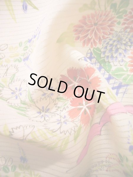 画像17: J1104K  子供用 女性用着物 百合、撫子柄 シルク(正絹) 薄い 甘い ピンク, 花 【中古】 【USED】 【リサイクル】 ★★★☆☆ (17)