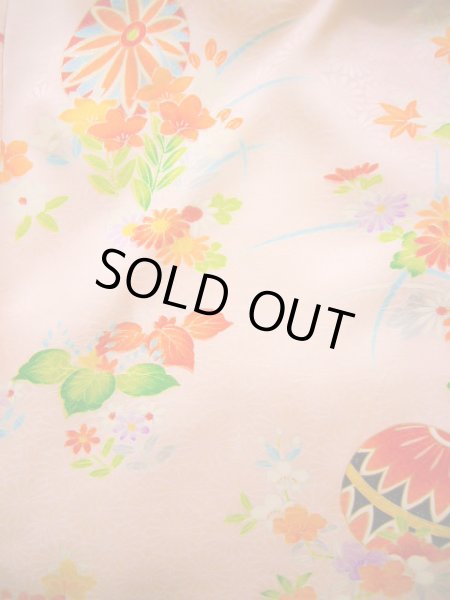 画像3: J1104T  子供用 女性用着物 毬柄 シルク(正絹) 淡い 薄い ピンク, 花 【中古】 【USED】 【リサイクル】 ★★☆☆☆ (3)