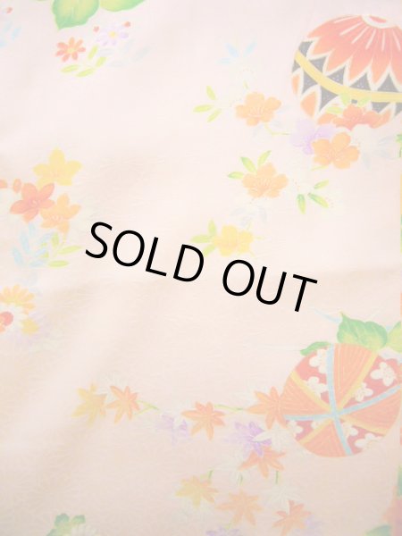 画像4: J1104T  子供用 女性用着物 毬柄 シルク(正絹) 淡い 薄い ピンク, 花 【中古】 【USED】 【リサイクル】 ★★☆☆☆ (4)