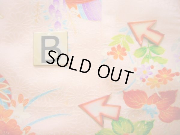 画像24: J1104T  子供用 女性用着物 毬柄 シルク(正絹) 淡い 薄い ピンク, 花 【中古】 【USED】 【リサイクル】 ★★☆☆☆ (24)