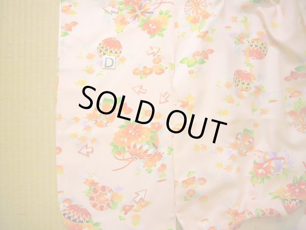 画像26: J1104T  子供用 女性用着物 毬柄 シルク(正絹) 淡い 薄い ピンク, 花 【中古】 【USED】 【リサイクル】 ★★☆☆☆ (26)