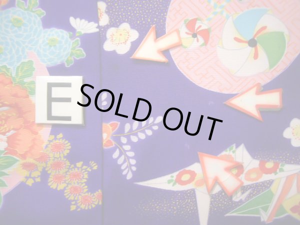 画像22: J1104V  子供用 女性用着物 折り鶴、風車、杜若柄 化繊 深い  青, 花 【中古】 【USED】 【リサイクル】 ★★☆☆☆ (22)