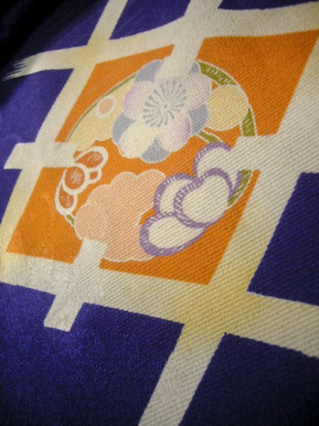 画像14: J1111N  子供用 女性用着物  シルク(正絹) 深い  青, 菊 【中古】 【USED】 【リサイクル】 ★★★☆☆ (14)