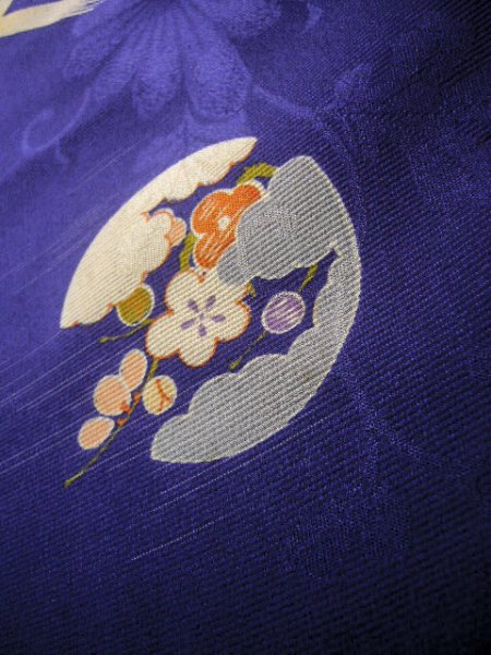 画像18: J1111N  子供用 女性用着物  シルク(正絹) 深い  青, 菊 【中古】 【USED】 【リサイクル】 ★★★☆☆ (18)
