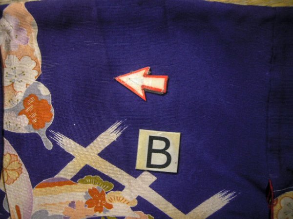 画像24: J1111N  子供用 女性用着物  シルク(正絹) 深い  青, 菊 【中古】 【USED】 【リサイクル】 ★★★☆☆ (24)