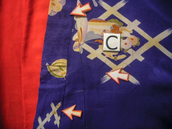 画像25: J1111N  子供用 女性用着物  シルク(正絹) 深い  青, 菊 【中古】 【USED】 【リサイクル】 ★★★☆☆ (25)