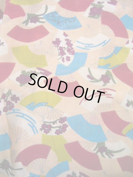 画像3: J1111O Mint  子供用 女性用着物  シルク(正絹) 淡い 薄い ベージュ, ぼたん 【中古】 【USED】 【リサイクル】 ★★★★☆ (3)