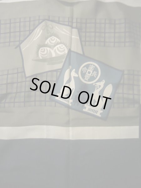 画像4: J1202D  羽織 女性用着物 絵馬、お稲荷さん シルク(正絹)   黒,  【中古】 【USED】 【リサイクル】 ★★★☆☆ (4)