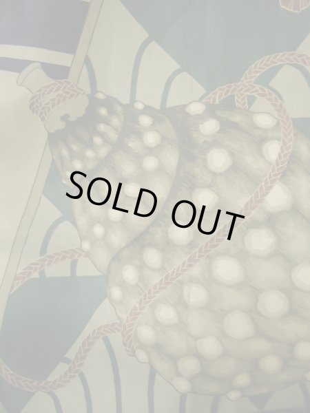 画像9: J1202K  羽織 女性用着物  シルク（正絹）   黒,  【中古】 【USED】 【リサイクル】 ★☆☆☆☆ (9)