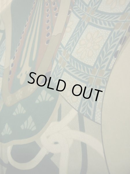 画像10: J1202K  羽織 女性用着物  シルク（正絹）   黒,  【中古】 【USED】 【リサイクル】 ★☆☆☆☆ (10)