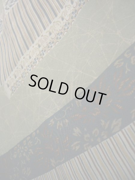 画像9: J1209C  襦袢 女性用着物  シルク(正絹) スモーキーな 淡い 黄緑色, 花 【中古】 【USED】 【リサイクル】 ★★☆☆☆ (9)