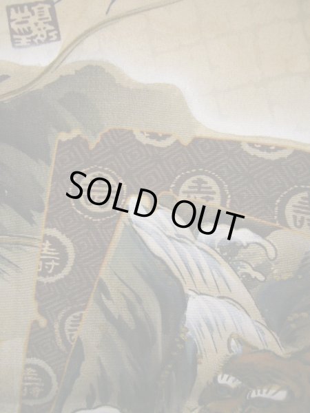 画像6: J1209K  襦袢 女性用着物  シルク(正絹) スモーキーな 緑がかった グレー(灰色), 松/松葉 【中古】 【USED】 【リサイクル】 ★★★☆☆ (6)