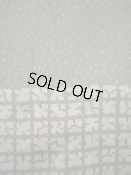 画像15: J1209K  襦袢 女性用着物  シルク(正絹) スモーキーな 緑がかった グレー(灰色), 松/松葉 【中古】 【USED】 【リサイクル】 ★★★☆☆ (15)