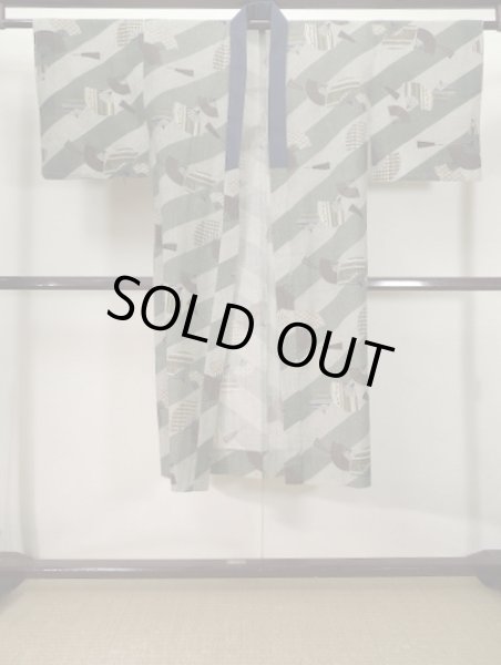 画像2: J1209M  襦袢 女性用着物  モスリン スモーキーな 淡い グリーン（緑）, 縞 【中古】 【USED】 【リサイクル】 ★★☆☆☆ (2)