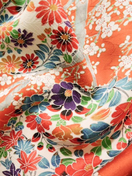 画像18: J1223C  振袖 女性用着物  シルク(正絹)   オレンジ, ぼたん 【中古】 【USED】 【リサイクル】 ★★★☆☆ (18)