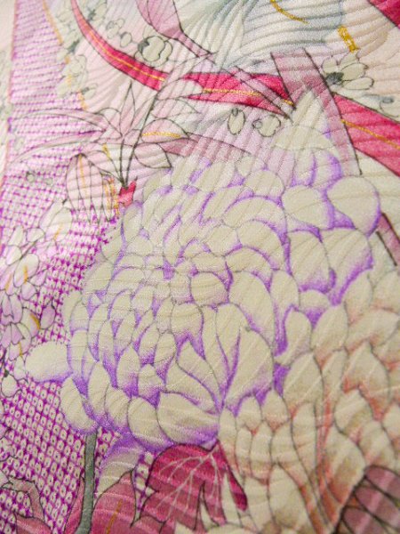 画像12: J1223E  振袖 女性用着物 百合柄 シルク(正絹) 淡い 薄い ピンク, ぼたん 【中古】 【USED】 【リサイクル】 ★★★☆☆ (12)