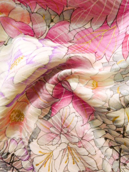 画像18: J1223E  振袖 女性用着物 百合柄 シルク(正絹) 淡い 薄い ピンク, ぼたん 【中古】 【USED】 【リサイクル】 ★★★☆☆ (18)