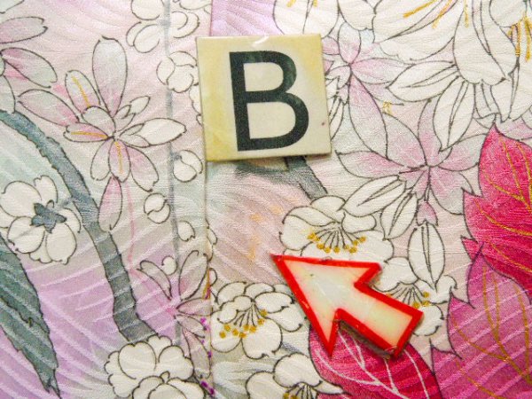 画像21: J1223E  振袖 女性用着物 百合柄 シルク(正絹) 淡い 薄い ピンク, ぼたん 【中古】 【USED】 【リサイクル】 ★★★☆☆ (21)