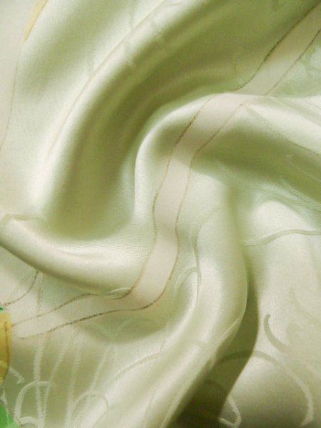 画像17: J1223K  振袖 女性用着物 誰が袖 シルク（正絹） 淡い 薄い 水色, ぼたん 【中古】 【USED】 【リサイクル】 ★★☆☆☆ (17)