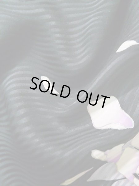 画像16: J1225B  振袖 女性用着物 薔薇柄 シルク(正絹)   黒, 葉 【中古】 【USED】 【リサイクル】 ★★★☆☆ (16)