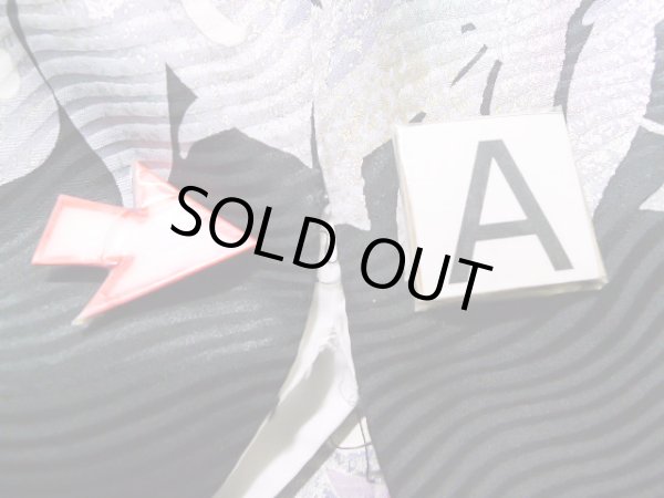 画像18: J1225B  振袖 女性用着物 薔薇柄 シルク(正絹)   黒, 葉 【中古】 【USED】 【リサイクル】 ★★★☆☆ (18)