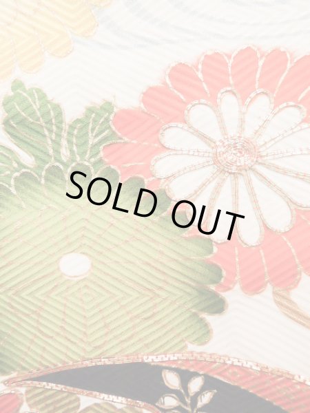 画像11: J1225C  振袖 女性用着物  シルク(正絹) 淡い  朱赤, 花 薄い【中古】 【USED】 【リサイクル】 ★★★★☆ (11)