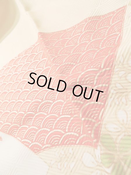 画像13: J1225C  振袖 女性用着物  シルク(正絹) 淡い  朱赤, 花 薄い【中古】 【USED】 【リサイクル】 ★★★★☆ (13)