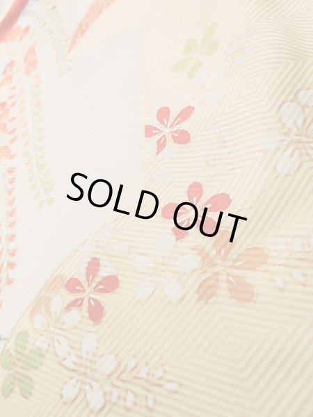 画像16: J1225C  振袖 女性用着物  シルク(正絹) 淡い  朱赤, 花 薄い【中古】 【USED】 【リサイクル】 ★★★★☆ (16)