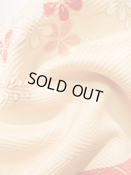 画像17: J1225C  振袖 女性用着物  シルク(正絹) 淡い  朱赤, 花 薄い【中古】 【USED】 【リサイクル】 ★★★★☆ (17)