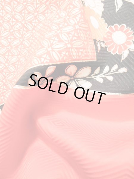 画像18: J1225C  振袖 女性用着物  シルク(正絹) 淡い  朱赤, 花 薄い【中古】 【USED】 【リサイクル】 ★★★★☆ (18)