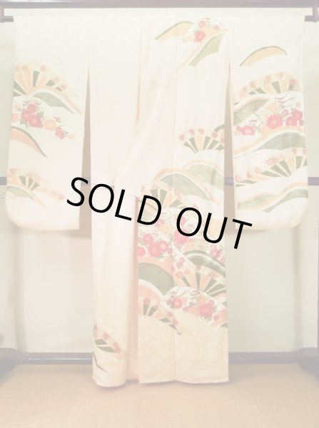 画像3: J1225F  振袖 女性用着物  シルク（正絹） 薄い  クリーム, 菊 【中古】 【USED】 【リサイクル】 ★★★★☆ (3)