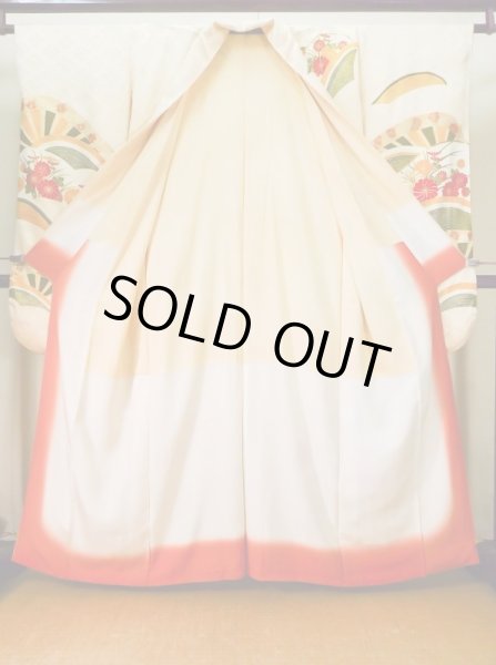 画像4: J1225F  振袖 女性用着物  シルク（正絹） 薄い  クリーム, 菊 【中古】 【USED】 【リサイクル】 ★★★★☆ (4)