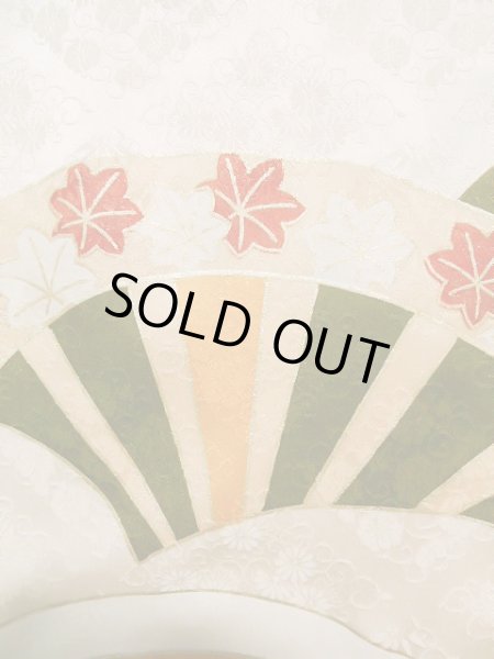 画像8: J1225F  振袖 女性用着物  シルク（正絹） 薄い  クリーム, 菊 【中古】 【USED】 【リサイクル】 ★★★★☆ (8)