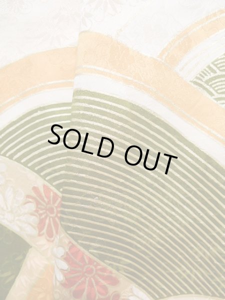 画像10: J1225F  振袖 女性用着物  シルク（正絹） 薄い  クリーム, 菊 【中古】 【USED】 【リサイクル】 ★★★★☆ (10)