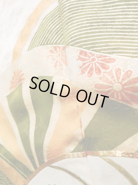 画像11: J1225F  振袖 女性用着物  シルク（正絹） 薄い  クリーム, 菊 【中古】 【USED】 【リサイクル】 ★★★★☆ (11)