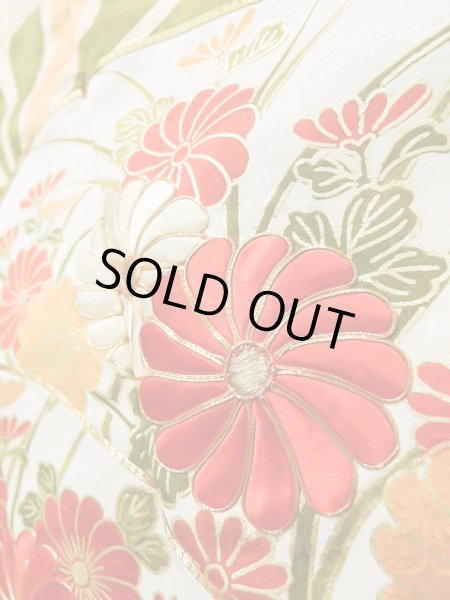 画像12: J1225F  振袖 女性用着物  シルク（正絹） 薄い  クリーム, 菊 【中古】 【USED】 【リサイクル】 ★★★★☆ (12)