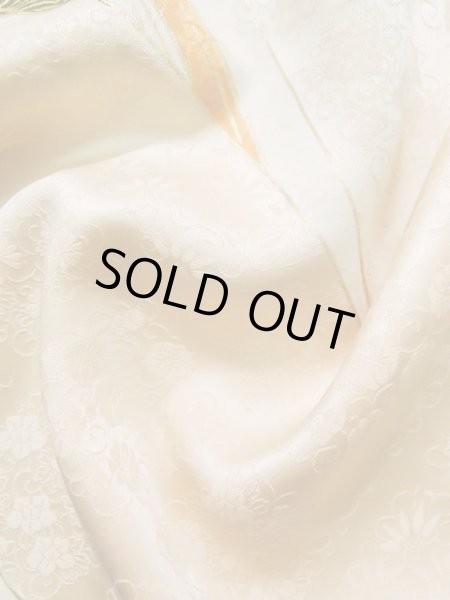 画像15: J1225F  振袖 女性用着物  シルク（正絹） 薄い  クリーム, 菊 【中古】 【USED】 【リサイクル】 ★★★★☆ (15)