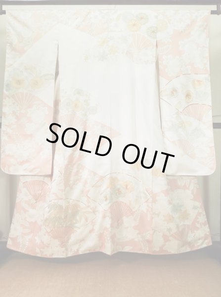 画像2: J1225G  振袖 女性用着物  シルク(正絹) 淡い 薄い ピンク, 菊 【中古】 【USED】 【リサイクル】 ★★★★☆ (2)