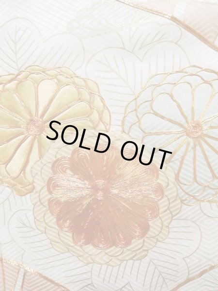 画像9: J1225G  振袖 女性用着物  シルク(正絹) 淡い 薄い ピンク, 菊 【中古】 【USED】 【リサイクル】 ★★★★☆ (9)